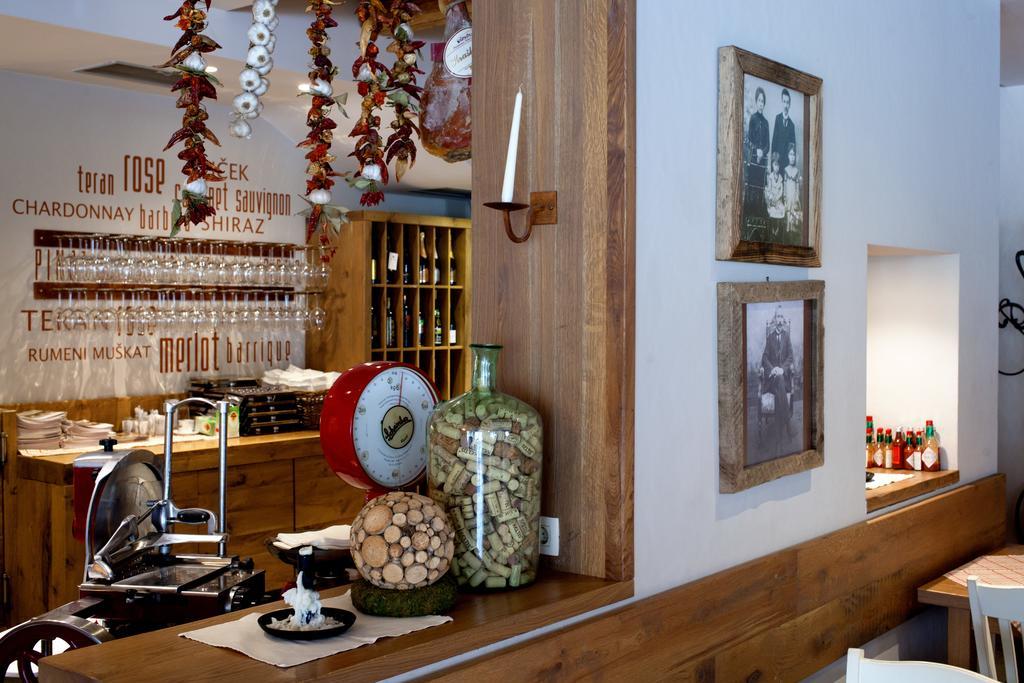 Guesthouse Grof Vransko Екстериор снимка